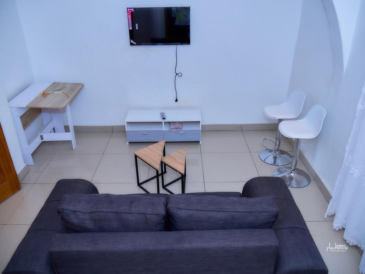 Naiveli-Palm Appartement Meuble Sobre Et Chic Douala Exteriör bild