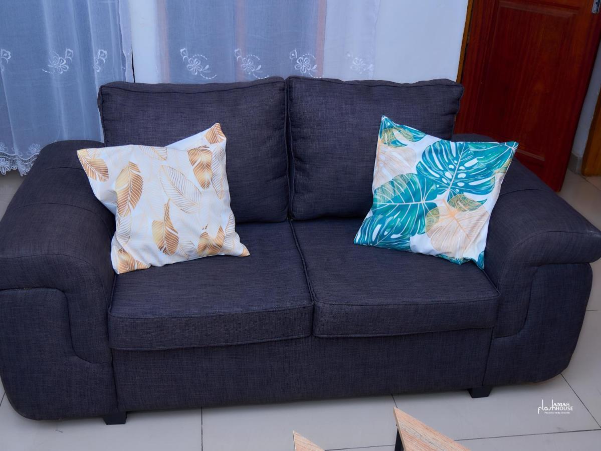 Naiveli-Palm Appartement Meuble Sobre Et Chic Douala Exteriör bild