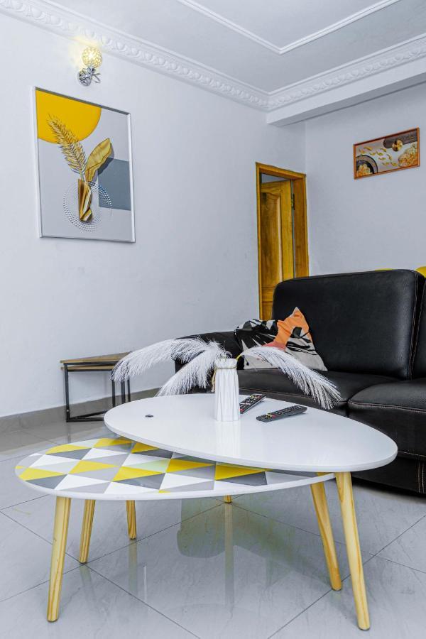Naiveli-Palm Appartement Meuble Sobre Et Chic Douala Exteriör bild
