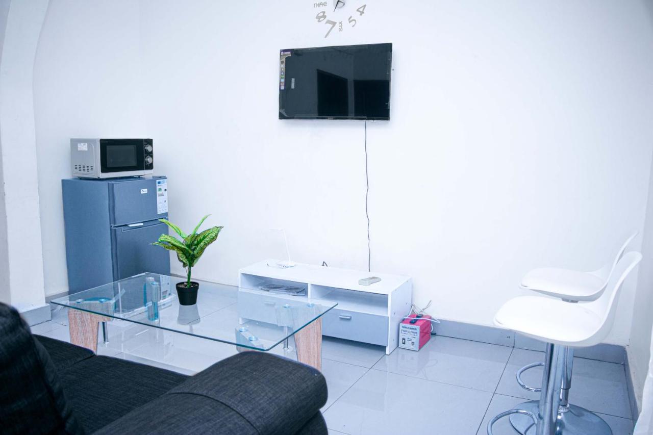 Naiveli-Palm Appartement Meuble Sobre Et Chic Douala Exteriör bild