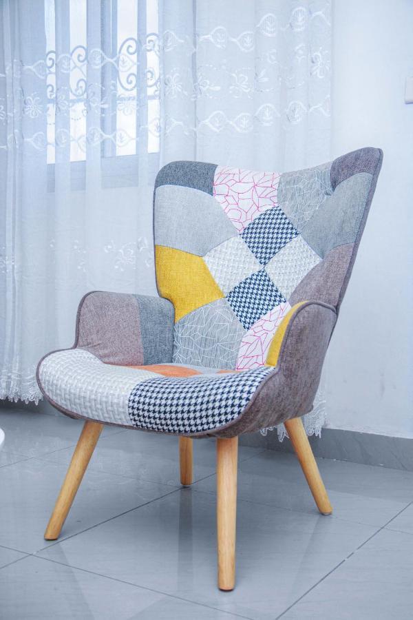 Naiveli-Palm Appartement Meuble Sobre Et Chic Douala Exteriör bild