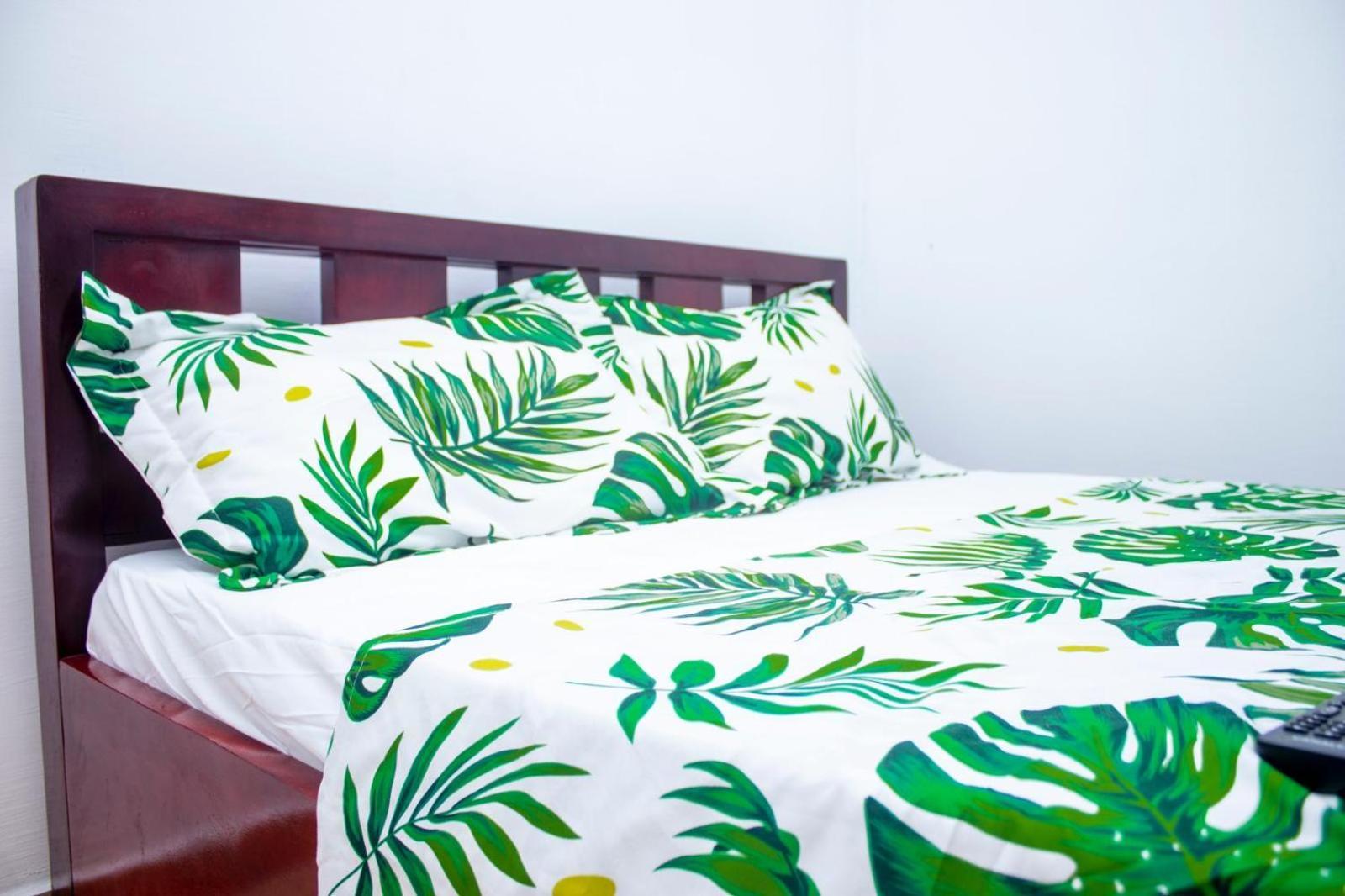Naiveli-Palm Appartement Meuble Sobre Et Chic Douala Exteriör bild
